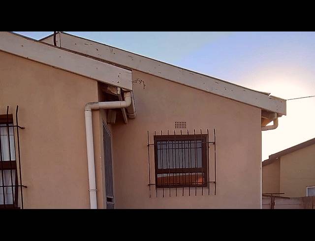 3 BEDROOM FREEHOLD FOR SALE IN ILITHA PARK